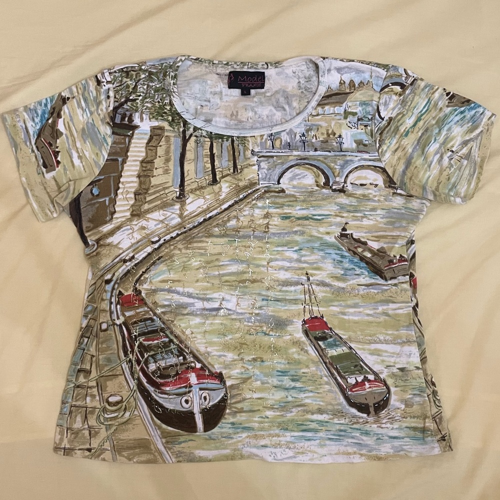 Stunning scenic graphic top